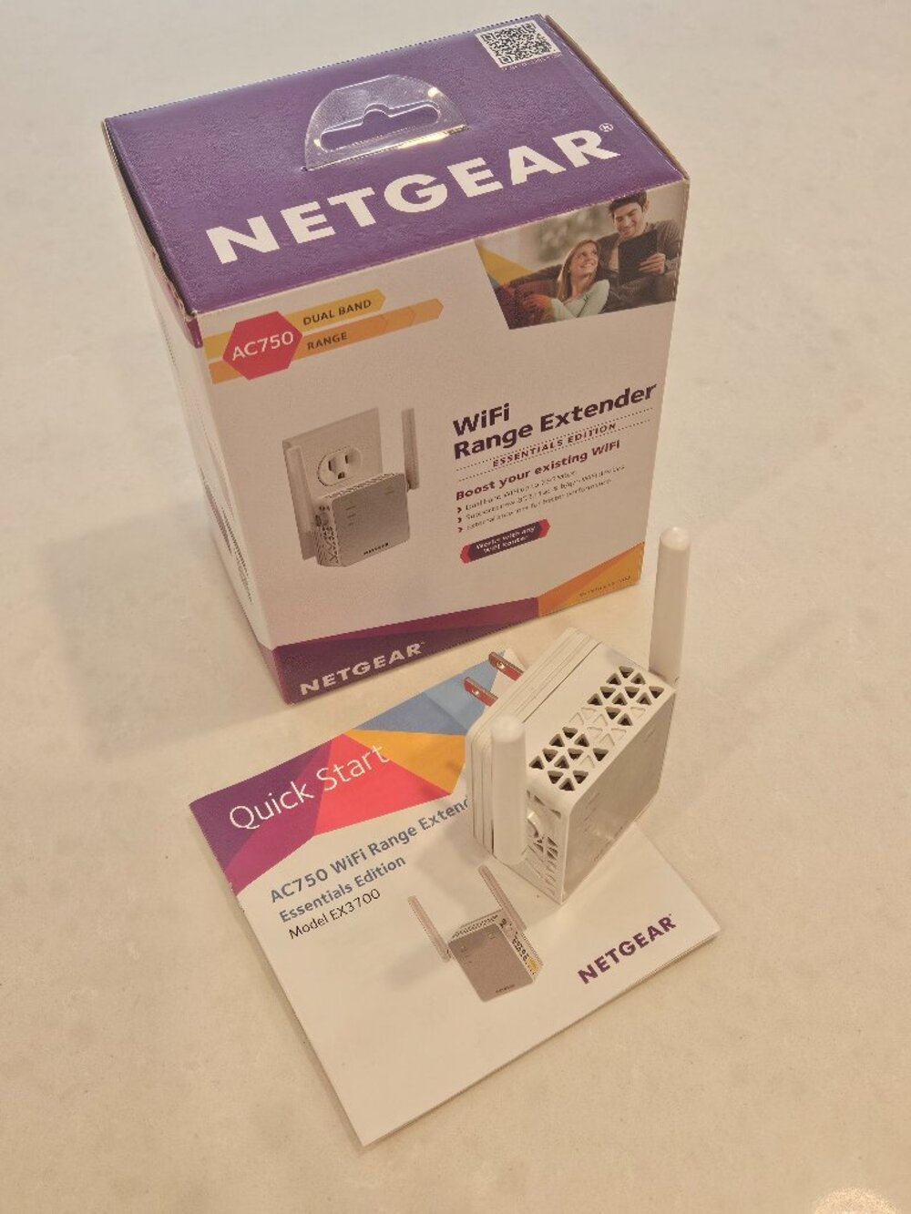 NETGEAR WiFi Range Extender Model AC750 - White